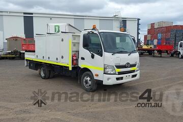 Hino   717 Medium 300 Series