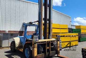 Hyster Forklift   8T