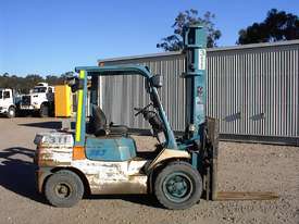 Toyota 3.5 Tonne diesel forklift - picture0' - Click to enlarge