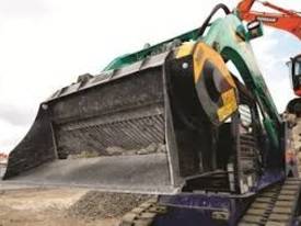 MB CRUSHER BUCKET - L120 - picture0' - Click to enlarge