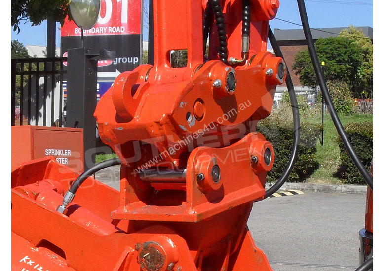 New Kubota Hydraulic Quick Hitch Suits 4 Ton Kubota KX121 Excavators