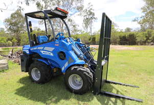 5.3K Multione Bee Keeper Loader with side shift forks and 4in1 bucket