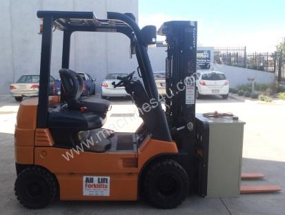 Forklifts ALH330 - Hire