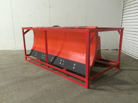 UNUSED HYDRAULIC ANGLE GRADER BLADE WITH UNIVERSAL HITCH D588 - picture0' - Click to enlarge