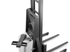 INTERMEDIATE STACKER - Hire - picture0' - Click to enlarge