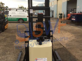 CROWN FORKLIFT VERY CHEAP.  THE BEST BUY ONLINE - picture0' - Click to enlarge