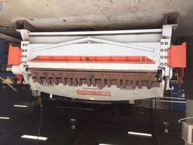 Metalmaster Hydraulic folder 2400 x 6mm - picture0' - Click to enlarge