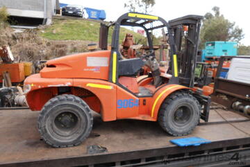 4,000kg , 3 stage side shift , tyne adjuster , 2009 , 4WD