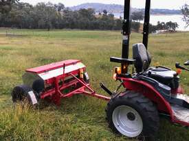 FARMTECH ILS-200S LIME SPREADER (1.2M)  - picture1' - Click to enlarge