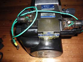 HYDRAULIC POWER PACK DOUBLE ACTION 12 VOLT - picture1' - Click to enlarge