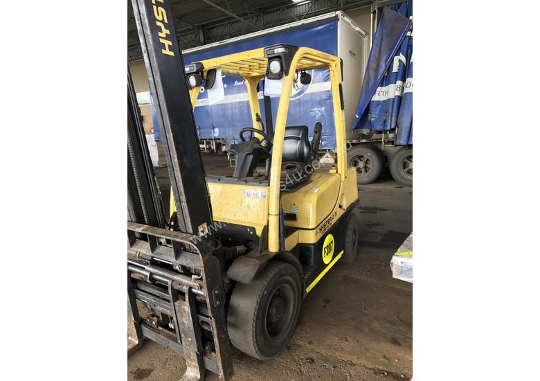 caption Diesel 2.5 Ton forklifts Hyster