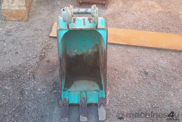 Custom 380mm trenching bucket 3 teeth Bucket-GP Attachments
