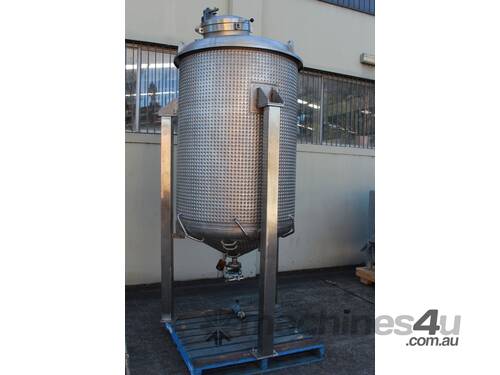 Stainless Steel Dimple Jacketed Mixing Tank.
