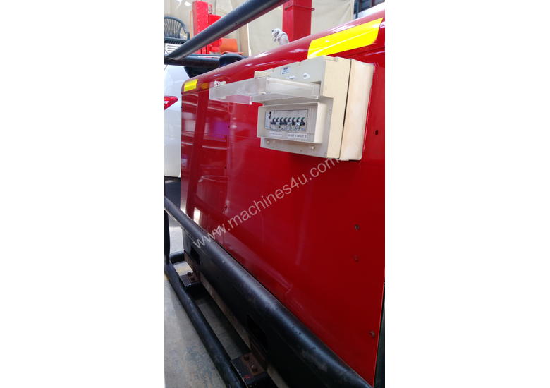 caption Lincoln Vantage 575 Diesel Welder Generator 3 Phase 415 Volt Supply