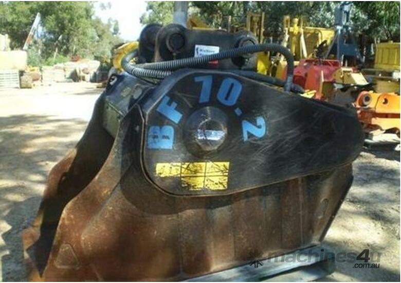 caption BOST 2008 CRUSHER BUCKET Jaws