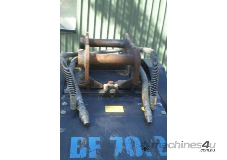caption BOST 2008 CRUSHER BUCKET Jaws