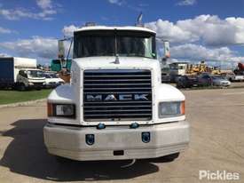 1995 Mack CHR - picture1' - Click to enlarge