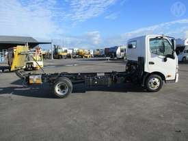 Hino 300 Series - picture0' - Click to enlarge