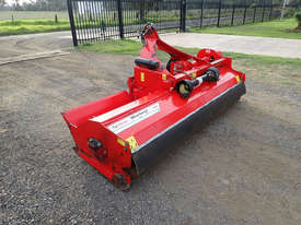 Howard Trimax Warlord Slasher Hay/Forage Equip - picture0' - Click to enlarge