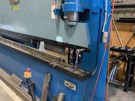  Hydraulic Press Brake - picture0' - Click to enlarge