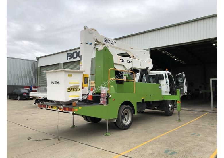 caption 2007 MITSUBISHI FIGHTER 7.0 WITH 2007 SHERRIN TRAVEL TOWER