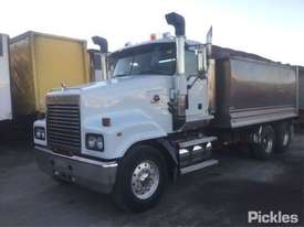 2007 Mack Trident - picture2' - Click to enlarge