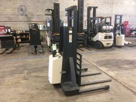 Electric Forklift Walkie Stacker M Series 1986 - picture0' - Click to enlarge