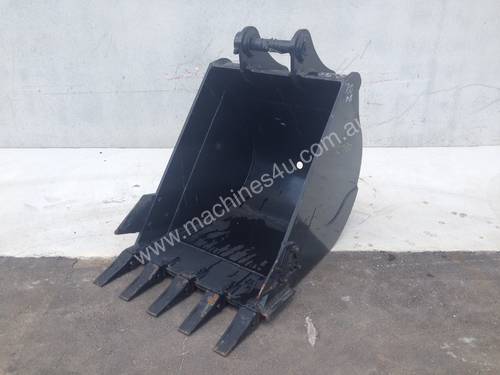 UNUSED 700MM TOOTHED DIGGING BUCKET SUIT 6-8T EXCAVATOR E080