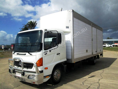 Hino FD 1024-500 Series Pantech Truck