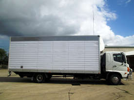 Hino FD 1024-500 Series Pantech Truck - picture2' - Click to enlarge
