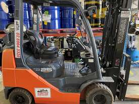 Toyota Forklift 32-8FGK25 COMPACT  - picture0' - Click to enlarge