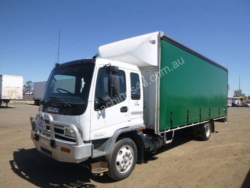 Isuzu FSR Curtainsider Truck