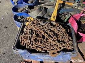 Quantity Of Ratchet Straps, Dogs & Chains - picture2' - Click to enlarge