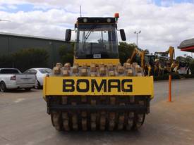 BOMAG VIBRATING PAD FOOT ROLLER - picture1' - Click to enlarge