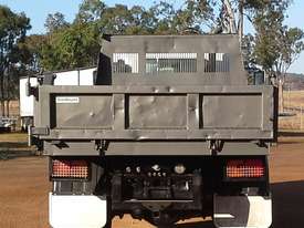 Nissan Diesel Tipper - picture2' - Click to enlarge