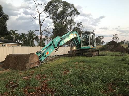 Kobelco 13.5 tonne excavator for hire in sydney