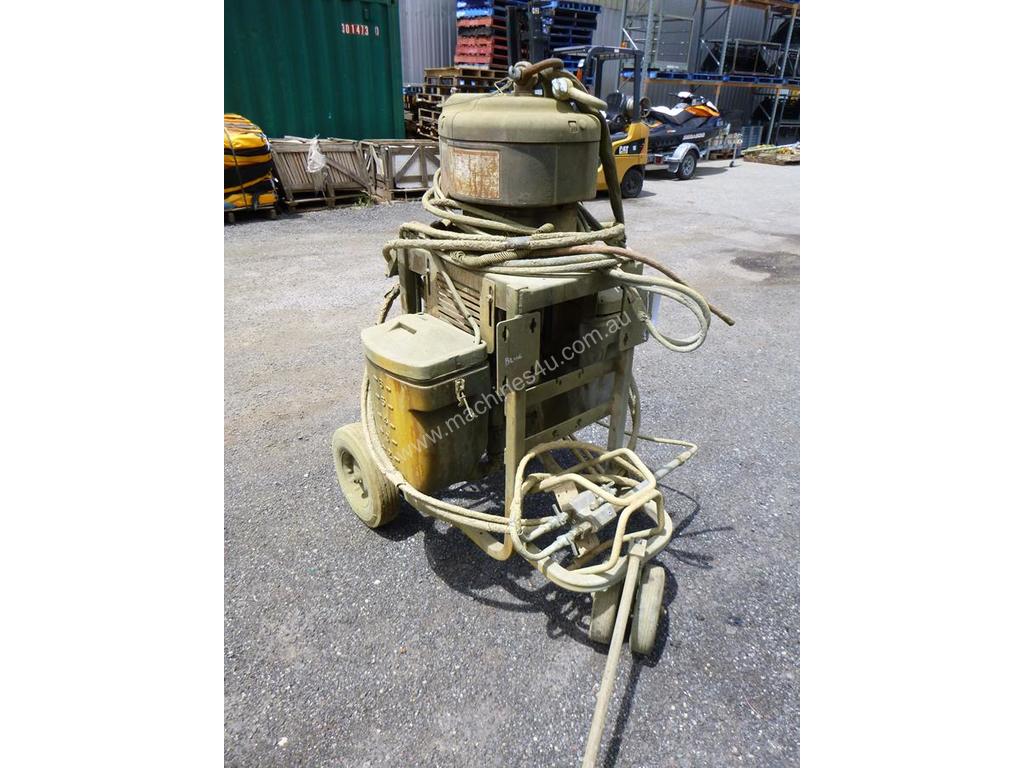 Used graco Graco XP70 Conventional Air Operated Industrial Spray Unit