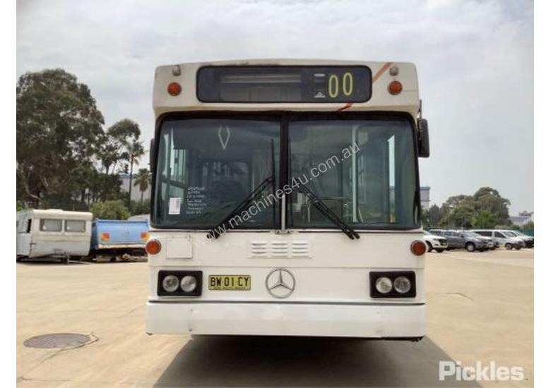 caption 1987 Mercedes Benz PMC Commuter