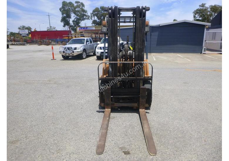 caption 2014 Enforcer FGL25T-MWA Container Mast - (GA1227)