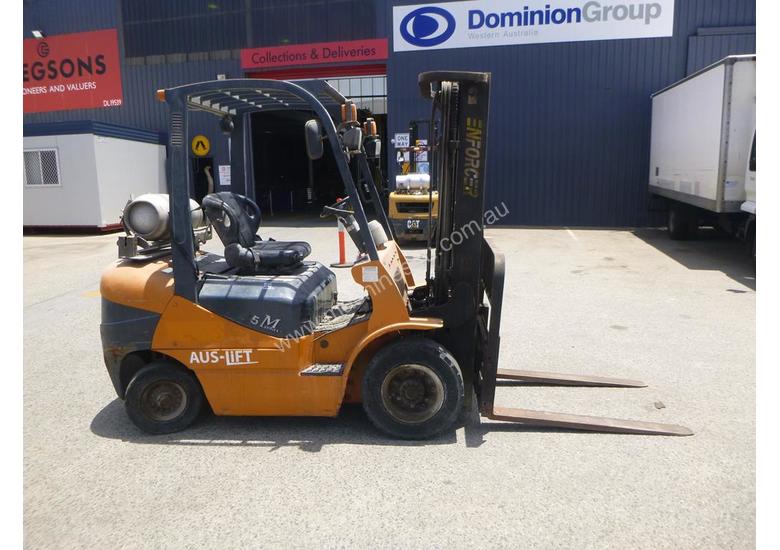 caption 2014 Enforcer FGL25T-MWA Container Mast - (GA1227)