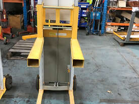Acrow Utitity lift, GL8-WHF, lift height lower forks 2.5m, upper forks 3.1m max load 181kg - picture0' - Click to enlarge