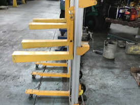 Acrow Utitity lift, GL8-WHF, lift height lower forks 2.5m, upper forks 3.1m max load 181kg - picture1' - Click to enlarge