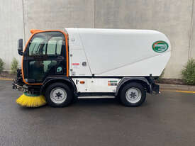 AUSA B400H Sweeper Truck - Hire - picture1' - Click to enlarge