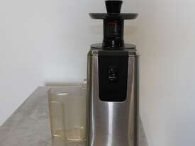 Hurom HW-SBI18 Juicer - picture1' - Click to enlarge