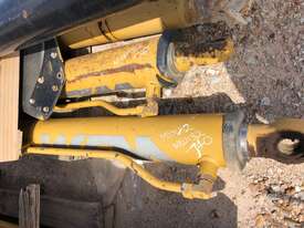 Caterpillar 740 Lift Cylinders  - picture2' - Click to enlarge