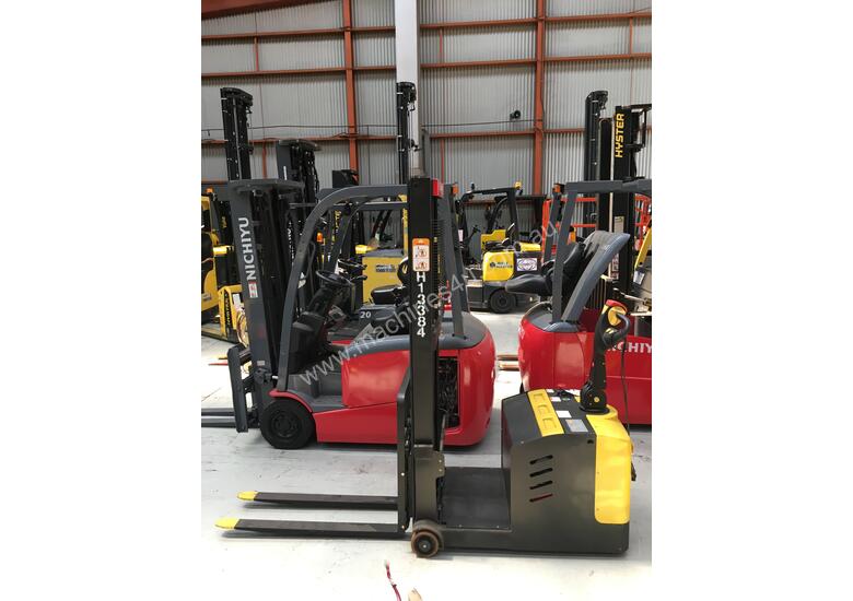 caption Battery Electric Walkie Stacker