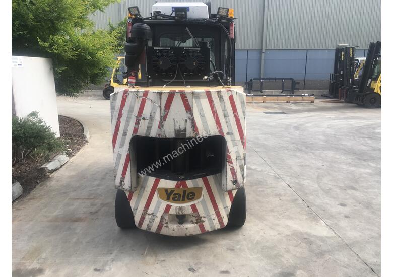 caption 8.0T Diesel Counterbalance Forklift