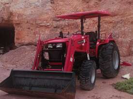 4WD Tractor. Low hours - picture1' - Click to enlarge