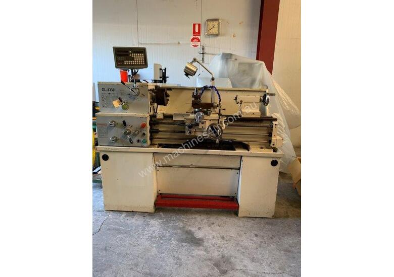 New jet Centre Lathe 330x900mm Turning Capacity Gap Bed Lathes in