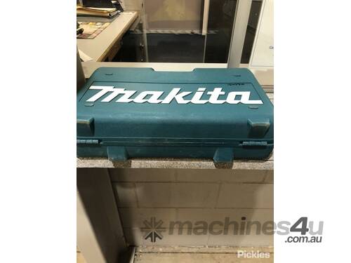 Makita BFR450X Cordless Screw Gun & Charger Condition Unknown